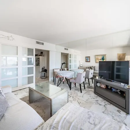 Magnificent One-bedroom * كان