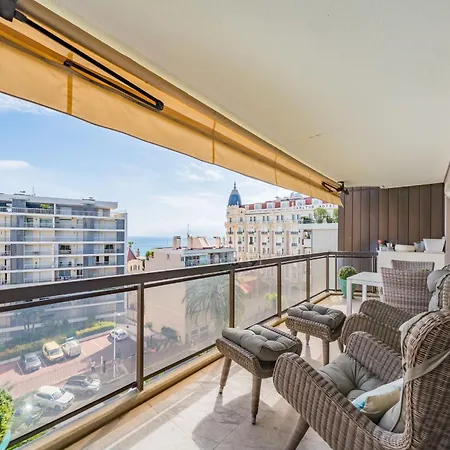 Magnificent One-bedroom شقة *